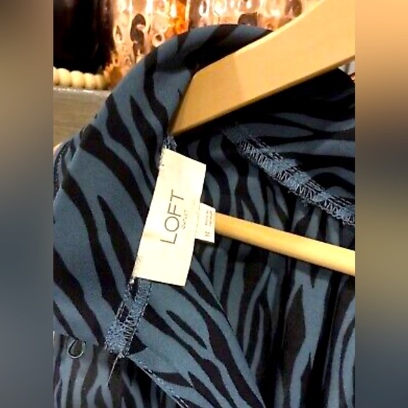 The Loft Women's Size Medium Tank Top Sleeveless Cowl Neck Keyhole Zebra… - Picture 5 of 8